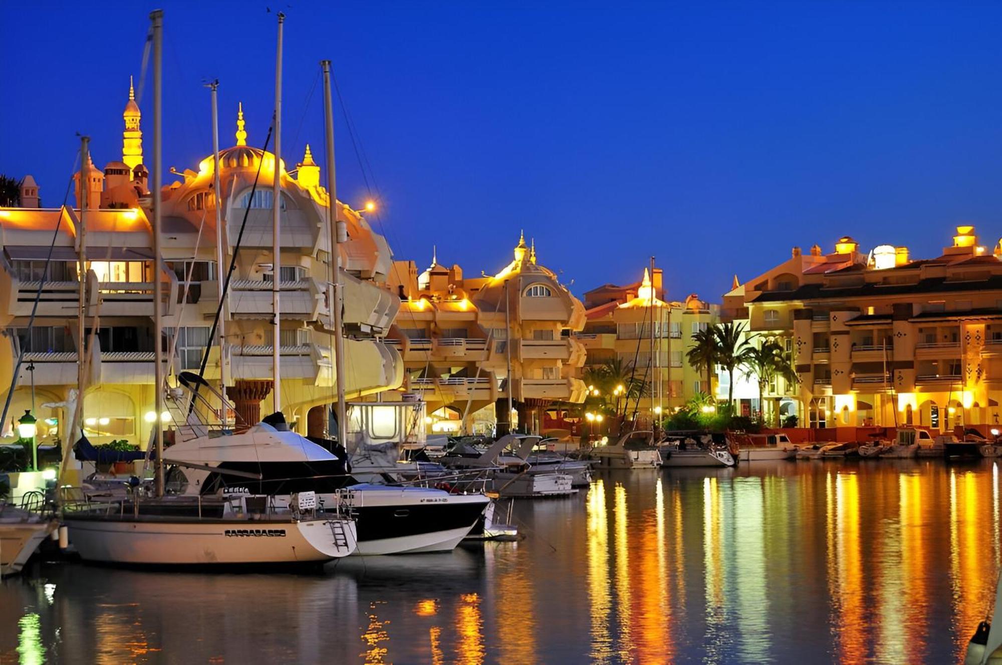 Luxury Suites Minerva Beach Benalmadena Exterior photo